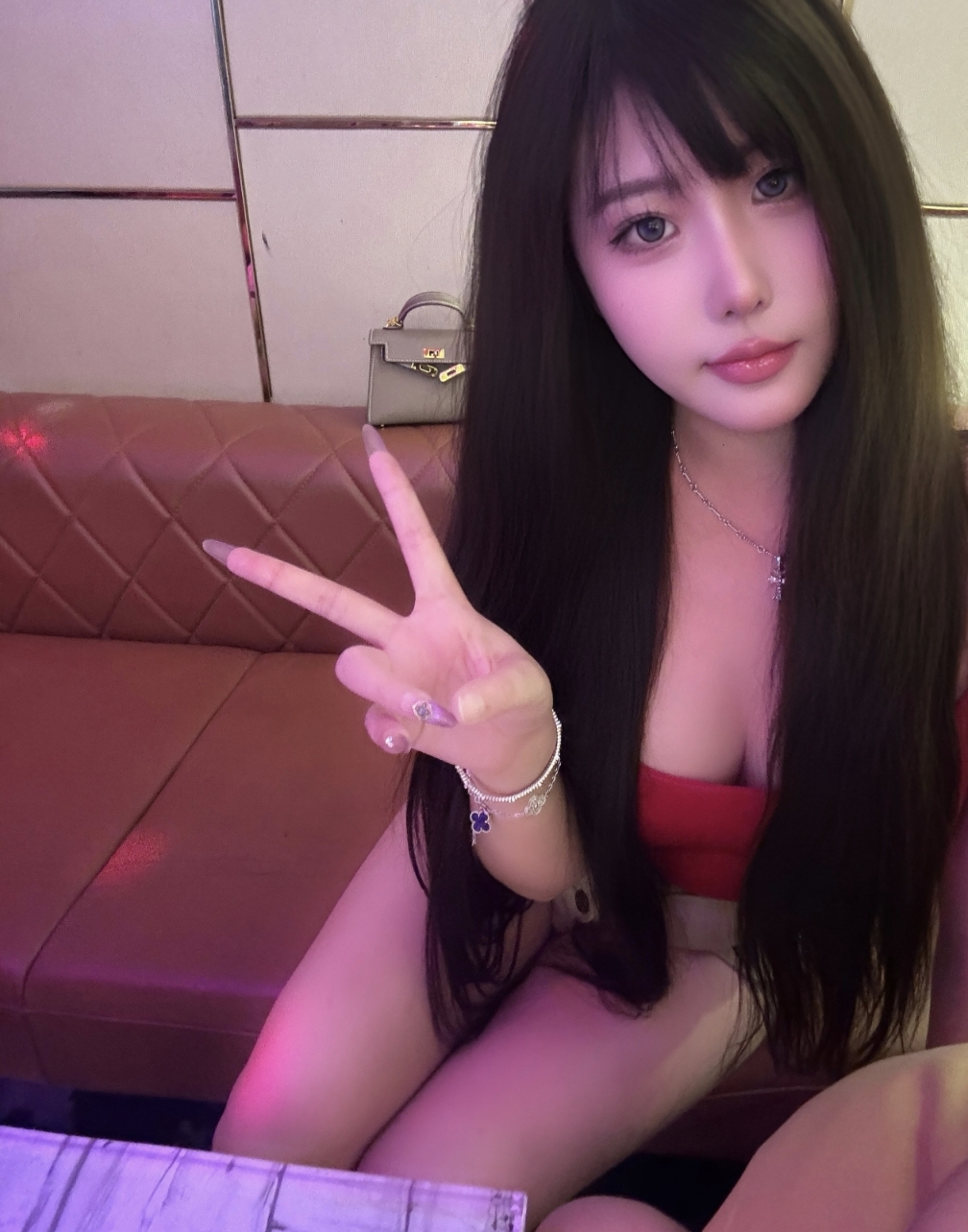 重庆年轻嫩妹极品小蜜桃